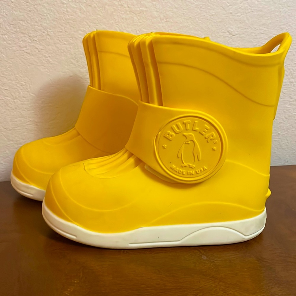 Butler Kids Adjustable Overboots for Rain, Snow, etc. In great condition!